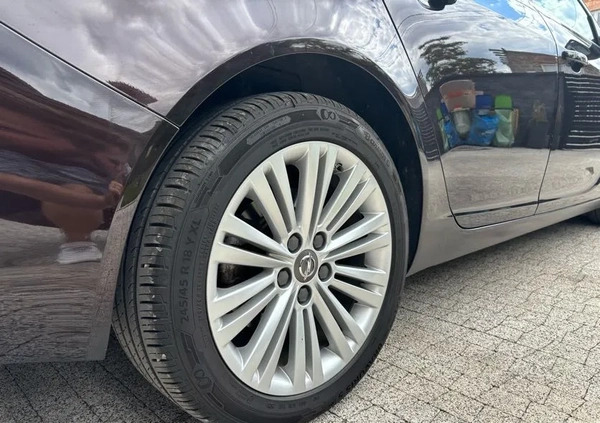 Opel Insignia cena 39900 przebieg: 176000, rok produkcji 2015 z Biskupiec małe 781